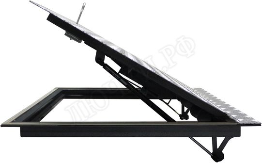 Уличный люк Дворник Уголок, алюминиевый рифленый лист 900*600 Уличный люк Дворник Уголок, алюминиевый рифленый лист 900*600